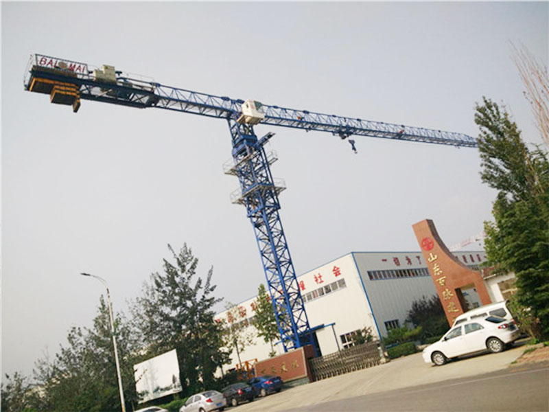 百脉建机 3010 型平头塔式起重机：为印度小型建筑项目量身定制